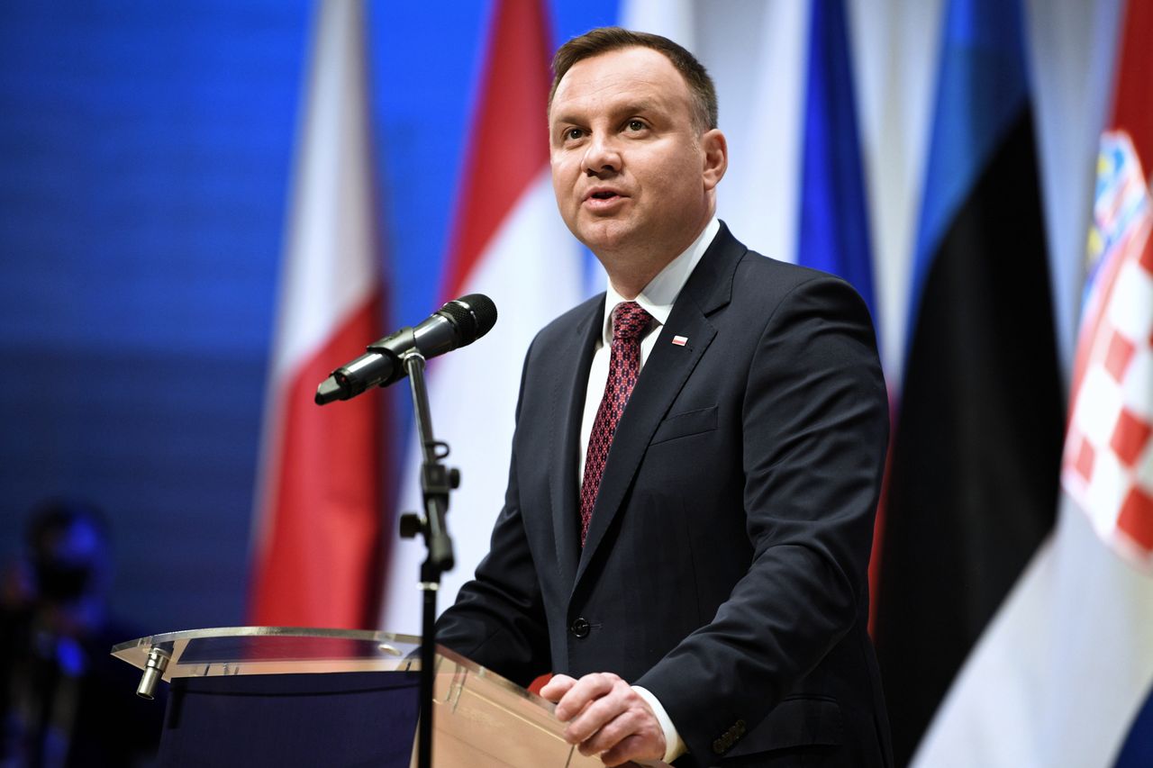 "Andrzej Duda nie chce iść na zwarcie". Borys Budka "odsłania" intencje prezydenta