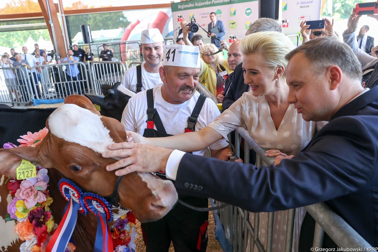 Para Prezydencka na Targach Rolno-Przemysłowych. Agata Duda tym razem postawiła na retro