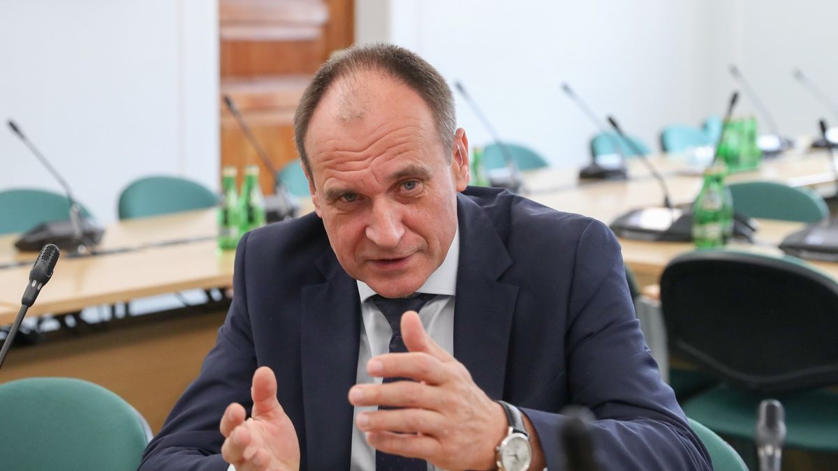 Andrzej Duda może się spodziewać prezentu. Paweł Kukiz zrobił dla niego zakupy.