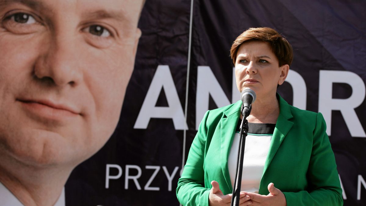 Wielu sympatyków PiS chciałoby żeby to portret Beaty Szydło zawisł na plakatach wyborczych w 2020 r. Obecnie to marzenie ściętej głowy