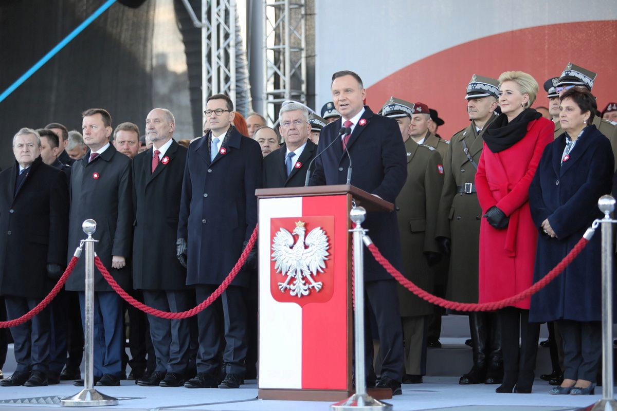 Obchody 11 listopada. Przemówienie Andrzeja Dudy. Ekspert: "Tak dalej być nie może"