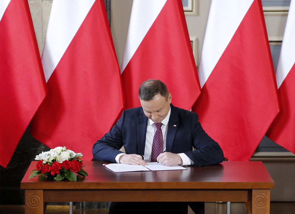 Andrzej Duda zawetował pierwszą ustawę PiS. Internauci: to tylko taka zagrywka