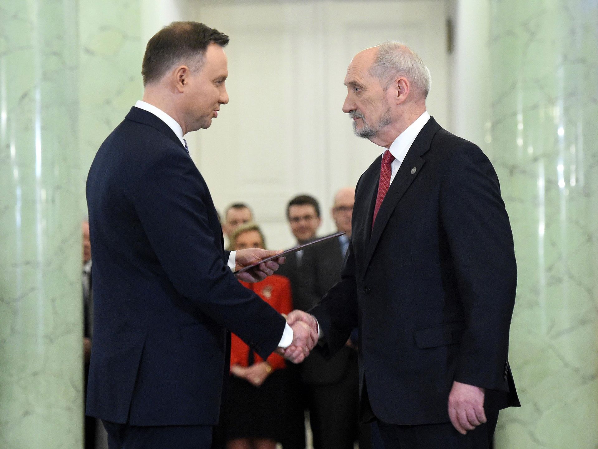 Antoni Macierewicz nie jest już ministrem obrony narodowej