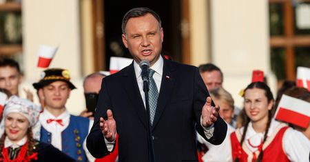 Prezydent wysłał 7 sędziów SN na emeryturę. "Za ten błąd może odpowiedzieć przed Trybunałem Stanu"