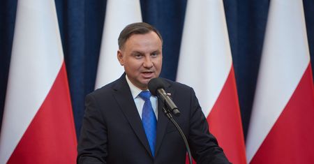 Koronawirus w Polsce. Andrzej Duda o ograniczeniach. "Wiem, że to uciążliwe, sam to odczuwam"