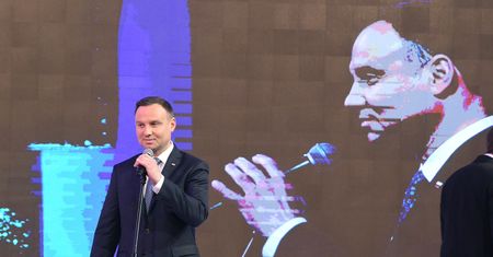 Dwa lata prezydentury Dudy podzieliło Polaków. Sondaż dla WP