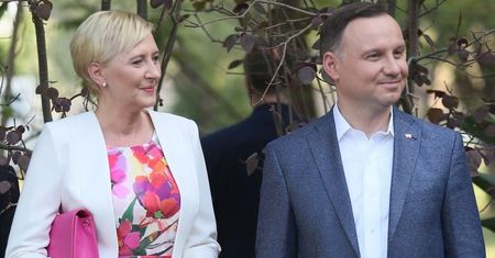 Agata Duda w Etopii. Jej stylizacje jeszcze nigdy nie były tak odważne