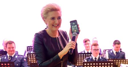 Agata Kornhauser-Duda spotkała się z policjantkami. Prezydent złożył im telefonicznie życzenia