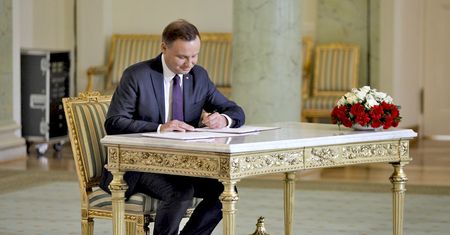 Nie będzie trzeciego weta. Duda podpisał ustawę o sądach powszechnych