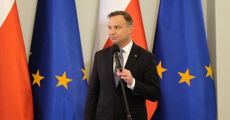 Prezydent zaskarżył do TK senacką poprawkę do Konstytucji dla Nauki