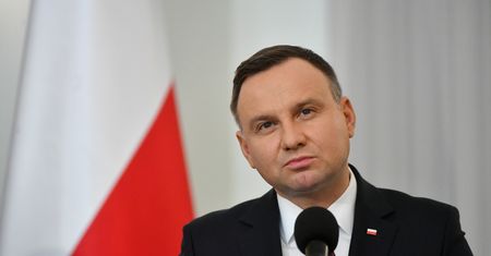 Prawicowy portal znów atakuje Andrzeja Dudę. Rykoszetem trafia jednak w Krystynę Pawłowicz