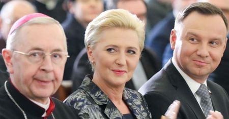 Makijażysta pierwszej damy ma ostatnio ręce pełne roboty. Wystarczy spojrzeć na ostatnie zdjęcia