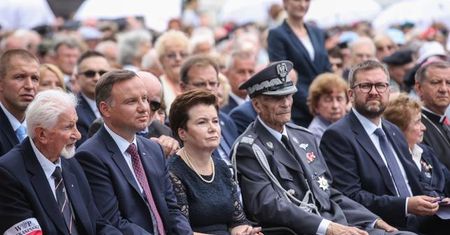 Andrzej Duda i Hanna Gronkiewicz-Waltz nie mieli wyjścia. "To nawiązanie do słów Jezusa: Pokój mój daję wam"