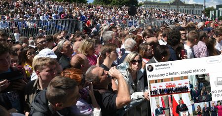 Trump w roli gospodarza? Spójrzcie na mównicę, przy której przemawiał