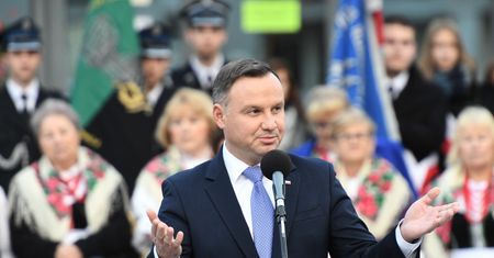 Wypadek kolumny prezydenckiej: pasażer na tylnym siedzeniu jak zwykle winny. Bzdura