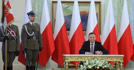 Prezydent wręczył nominacje generalskie. Awans dziewięciu oficerów