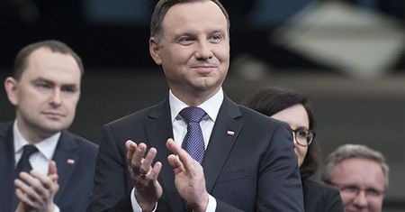 Sylwester roku. Internauci komentują i sypią memami