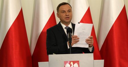 Największy absurd ustawy Dudy. Tanim populizmem zapcha sądy na wieki