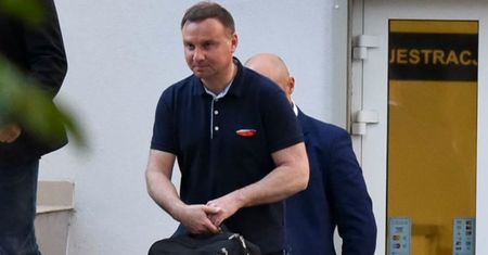 Andrzej Duda w koszulce Red is bad. Prezydent ma słabość do kontrowersyjnej marki