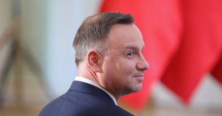 Sondaż. Świetne notowania prezydenta, gorsze parlamentarzystów