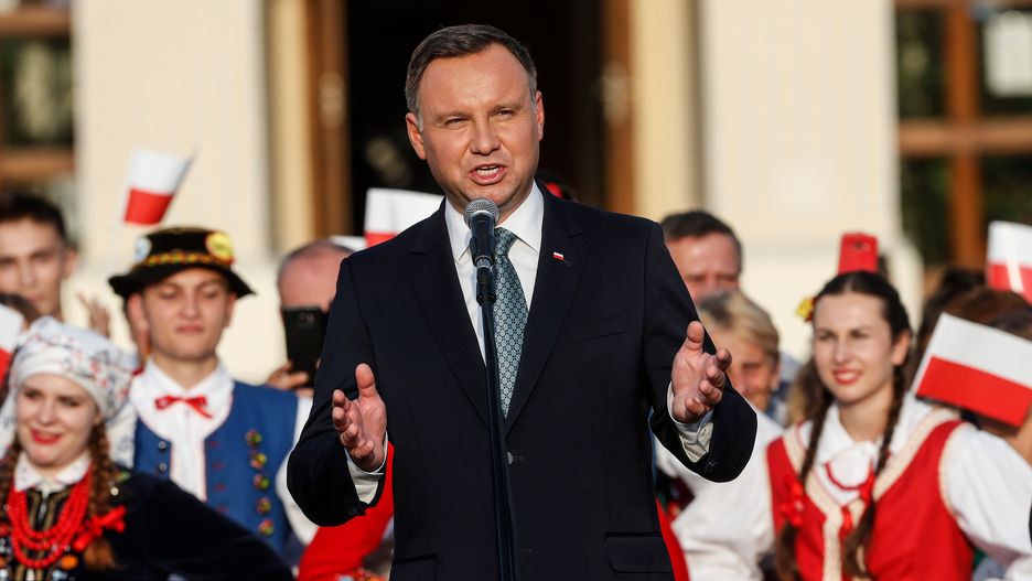 Czarne chmury zbierają się nad prezydentem Dudą