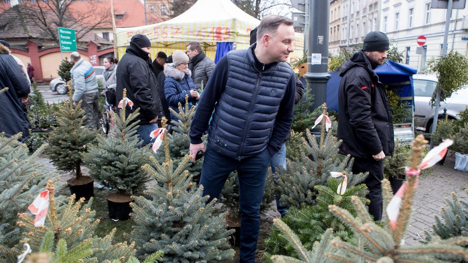 Prezydent Andrzej Duda co roku po choinkę wybiera się na to samo targowisko na krakowskim Nowym Kleparzu