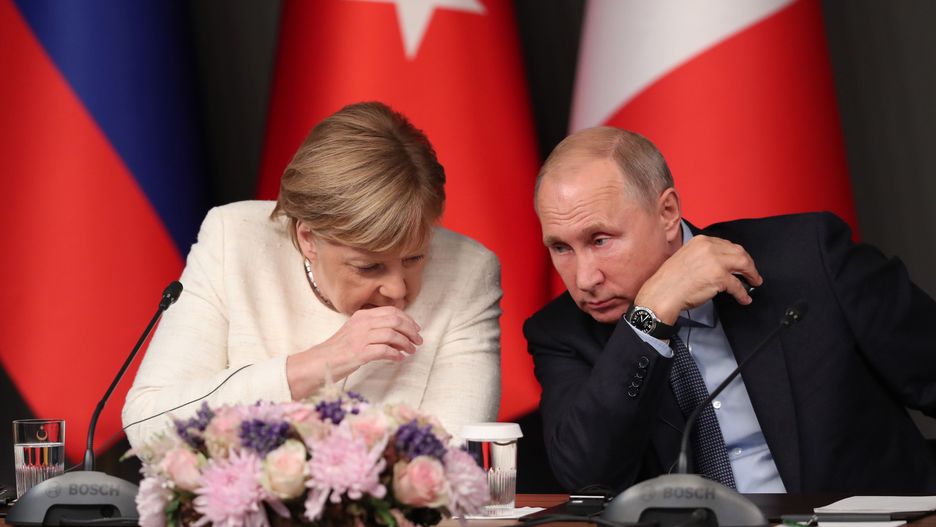 "Merkel jest kobietą, która utrzymuje w kwestii sankcji wobec Rosji jedność Europy" - czytamy