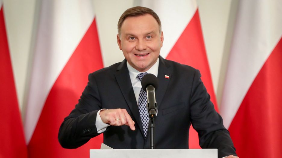 Prezydent Andrzej Duda wygłasza oświadczenie ws. projektów ustaw o Sadzie Najwyższym i Krajowej Radzie Sadownictwa