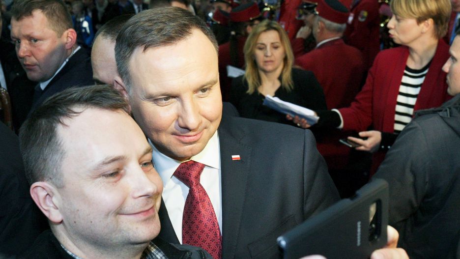 Prezydent Andrzej Duda jest niekwestionowanym liderem sondaży prezydenckich