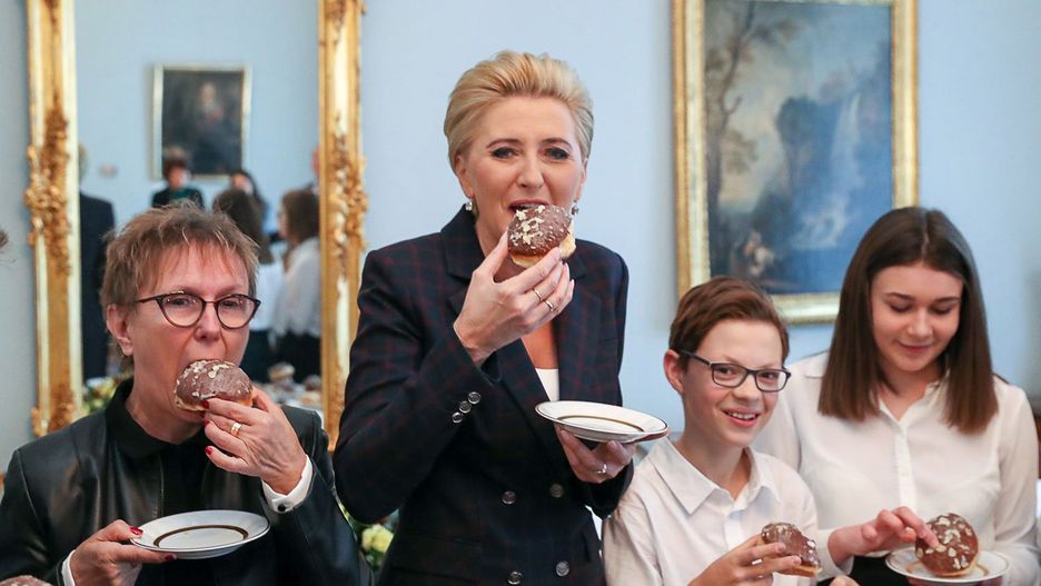 Pierwsza Dama Agata Kornhauser-Duda w towarzystwie gości