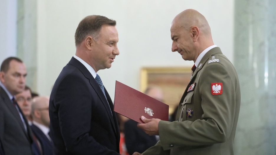2 lipca prezydent wręczył nowemu szefowi Sztabu Generalnego WP akt mianowania