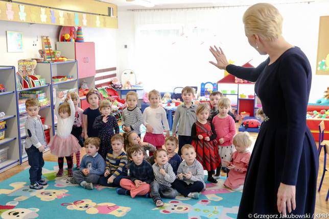 Agata Duda odwiedziła swoje dawne przedszkole i pokazała słodkie zdjęcie z dzieciństwa