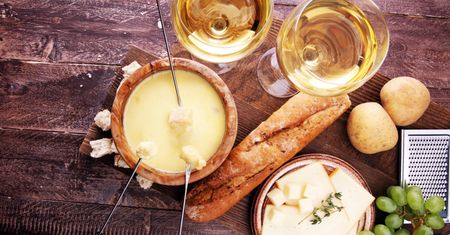 Proste serowe fondue. Od tego smaku się uzależnisz