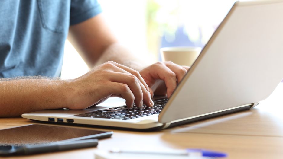 E-meldunek. Sprawdź jak zameldować się przez internet.