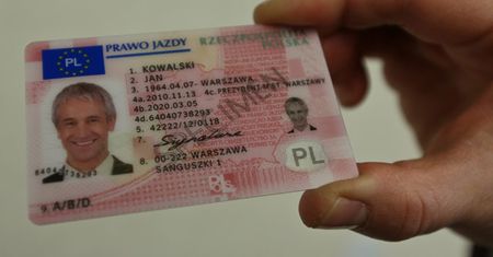 23 osoby podejrzane o korupcję przy odzyskiwaniu prawa jazdy