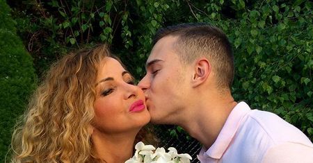Mama Adama Zdrójkowskiego to piękna kobieta. Spójrzcie tylko na jej zdjęcia