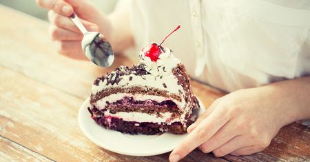 Ginekolog ma dobrą wiadomość dla karmiących mam. Ucieszą się fanki słodyczy!