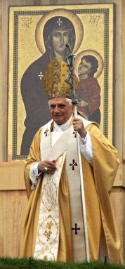 Papieska msza na błoniach pod Kolonią