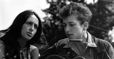 Bob Dylan w końcu odbierze Nobla! Chodzi o kasę?