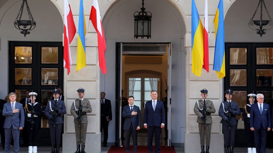 Warszawa. Pierwsza oficjalna wizyta prezydenta Ukrainy Wołodymyra Zełenskiego w Polsce. Spotkanie z Andrzejem Dudą w Pałacy Prezydenckim rozpoczęło się w sobotę przed południem