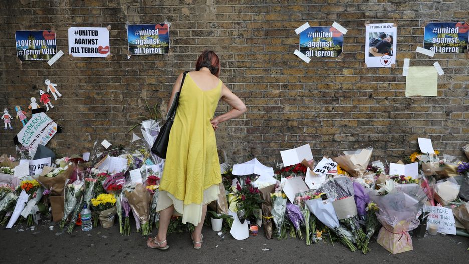 Mur stojący nieopodal Finsbury Park, gdzie zaatakowano wychodzących z meczetu muzułmanów