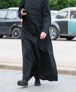 Ksiądz po kolędzie 2019. Ile dać do koperty i jak przygotować się na wizytę?