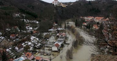Powodzie w Europie Środkowej - zginęło pięć osób, setki ewakuowano