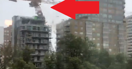 Huragan Dorian. Gigantyczny dźwig budowlany runął przez wiatr [WIDEO]