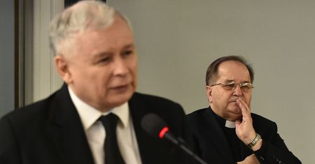 Czarny sen Kaczyńskiego. Na prawicy rodzi się nowy ruch - "partia Rydzyka"