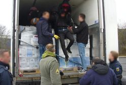 Uchodźcy w ciężarówce na niemieckiej granicy. Przemytnicy ich oszukali
