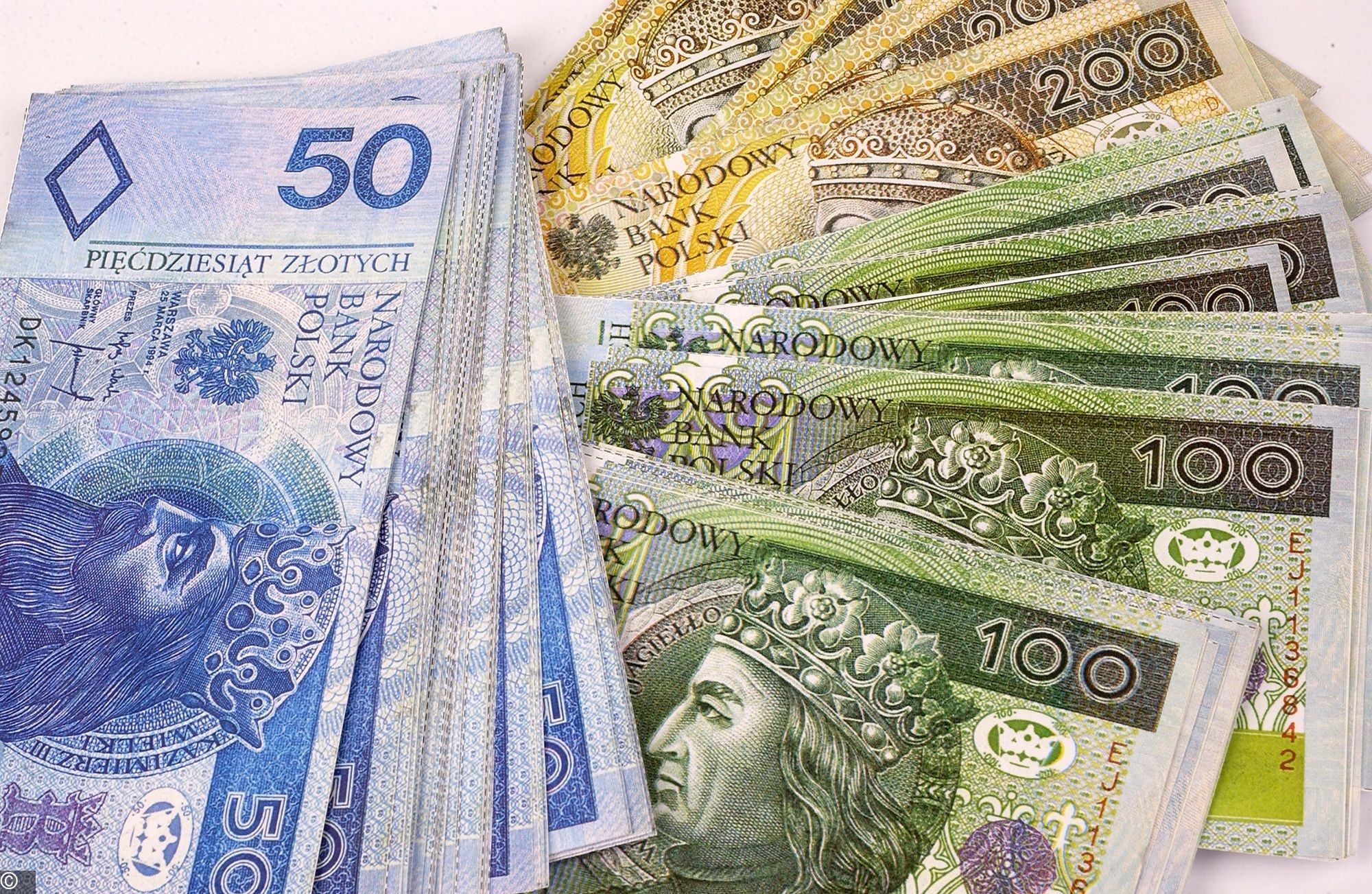 Kredyt konsolidacyjny czy refinansowy?