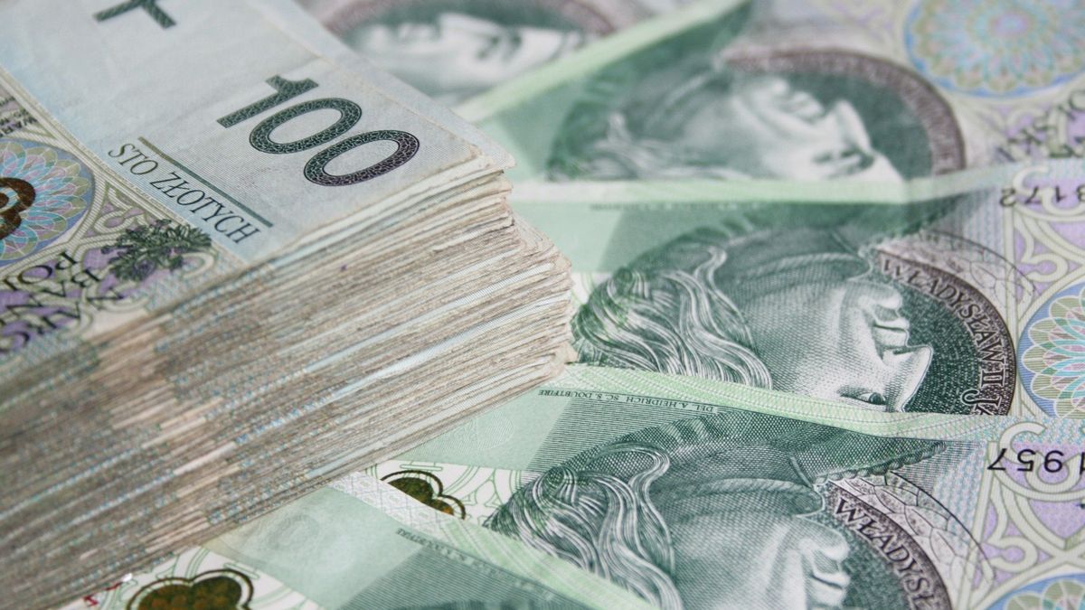 W piątek rano kurs euro wynosi ok. 4,55 zł. 