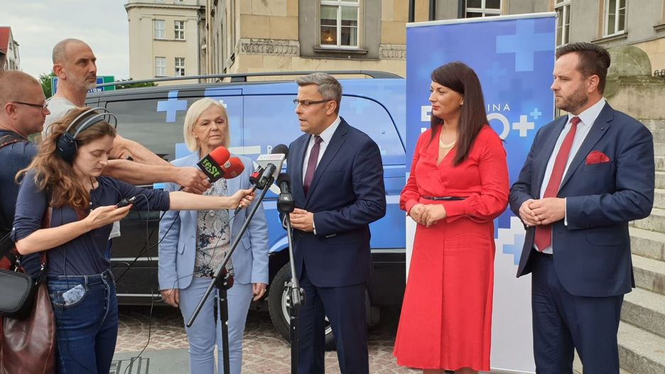 Specjalni doradcy jeżdżą po Polsce i wyjaśniają zasady programu po zmianach. na zdjęciu - konferencja na Śląsku