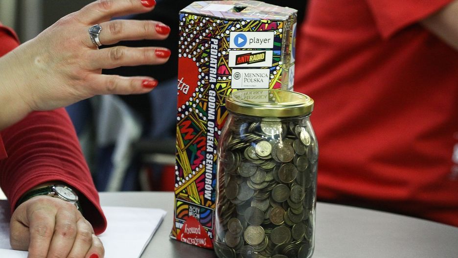 Wolontariusze mieli zastrzeżenia co do sposobu przeliczania pieniędzy przez dyrektorkę szkoły